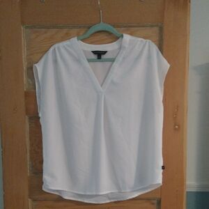 Banana Republic White V-Neck Blouse
